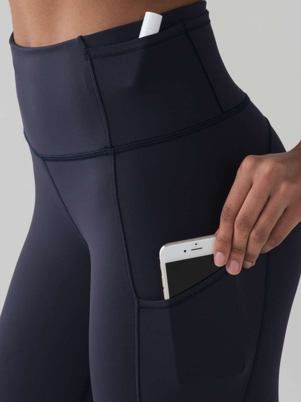 Lululemon • Fast & Free Crop II *Nulux 19"
Midnight Navy Size 6 - Picture 4 of 16